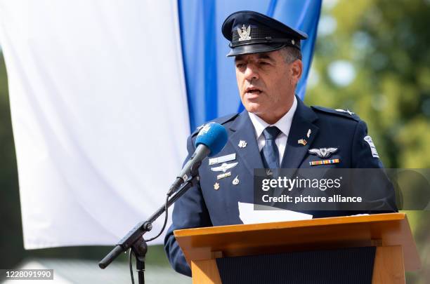 August 2020, Bavaria, Dachau: General Amikam Norkin , Commander of the Israeli Air Force, speaks during a visit to the concentration camp memorial....