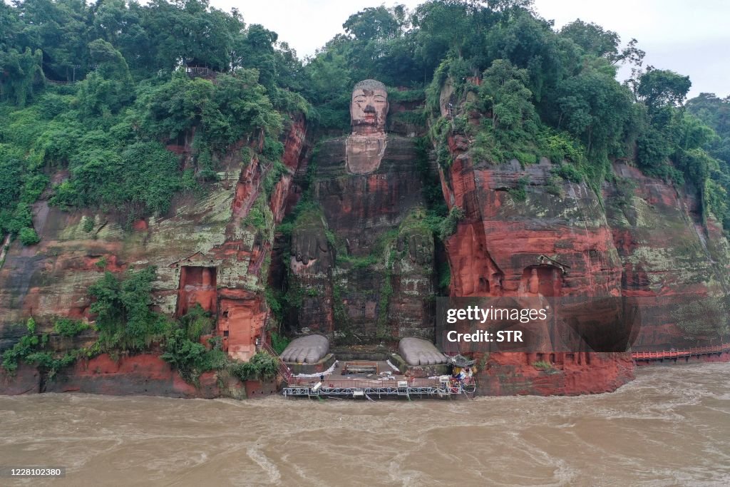 TOPSHOT-CHINA-WEATHER-FLOODS
