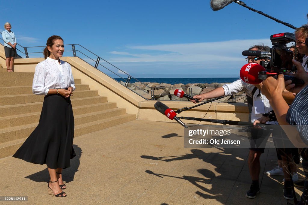 Crown Princess Mary Of Denmark Assists Release Of Sea Rays At Kattegatcentret Grenaa Aquarium