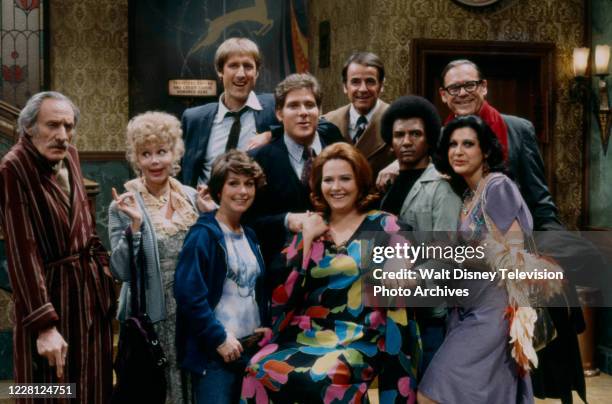 James Cromwell, Richard Masur, Lee Bergere, Henry Calvert, Stan Gottlieb, Gloria LeRoy, Robin Wilson, Conchata Ferrell, Al Freeman Jr, Jeannie Linero...