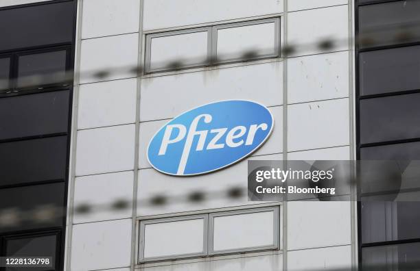 Pfizer Building Sign 661 Pfizer Building Stock Photos, High-Res Pictures, and Images - Getty ...