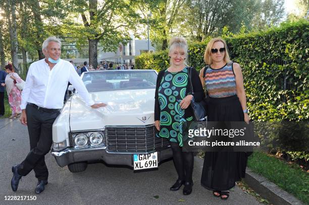 August 2020, Bavaria, Starnberg: The actress Johanna Bittenbinder , her niece Sabine Mayer and Matthias Helwig, managing director of the Five Lakes...
