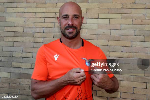 Lazio new signing Pepe Reina poses with new jersey after the medical tests at Paideia Hospital on August 27, 2020 in Rome, Italy.