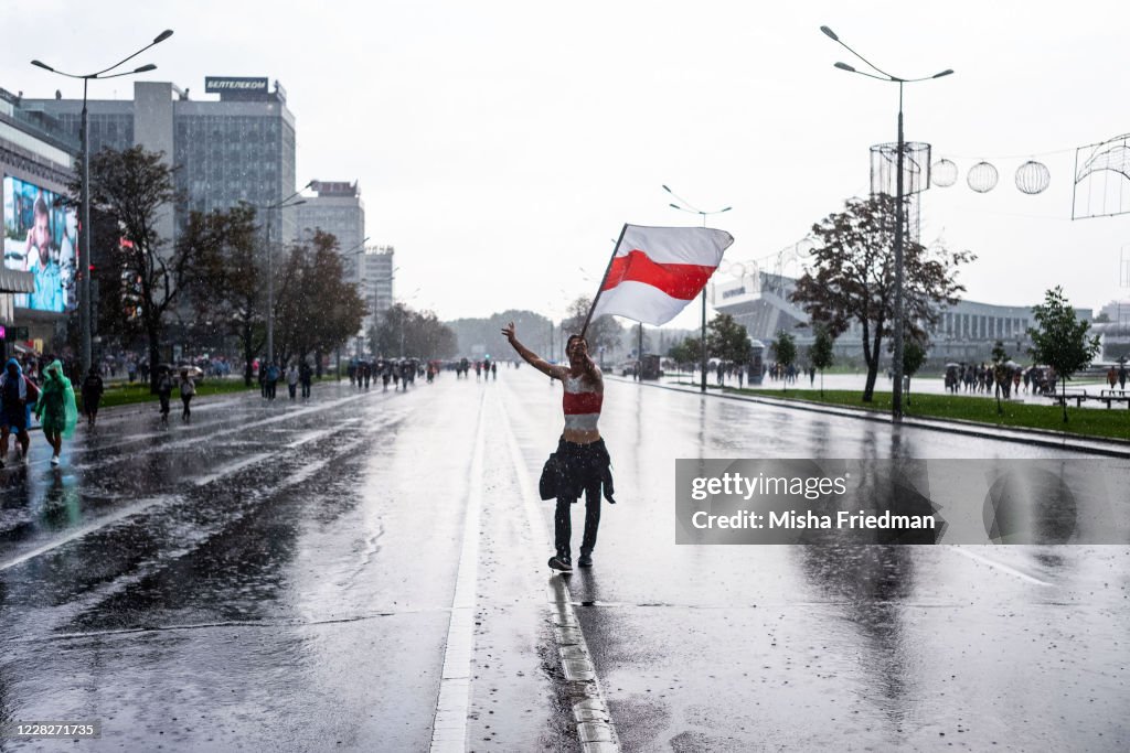 Lukashenko Shows No Sign Of Backing Down After Weeks Of Protest