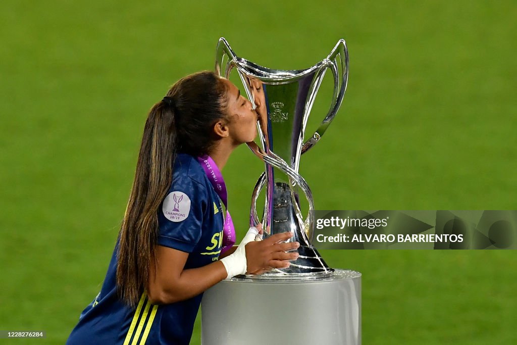 TOPSHOT-FBL-EUR-C1-WOMEN-WOLFSBURG-LYON