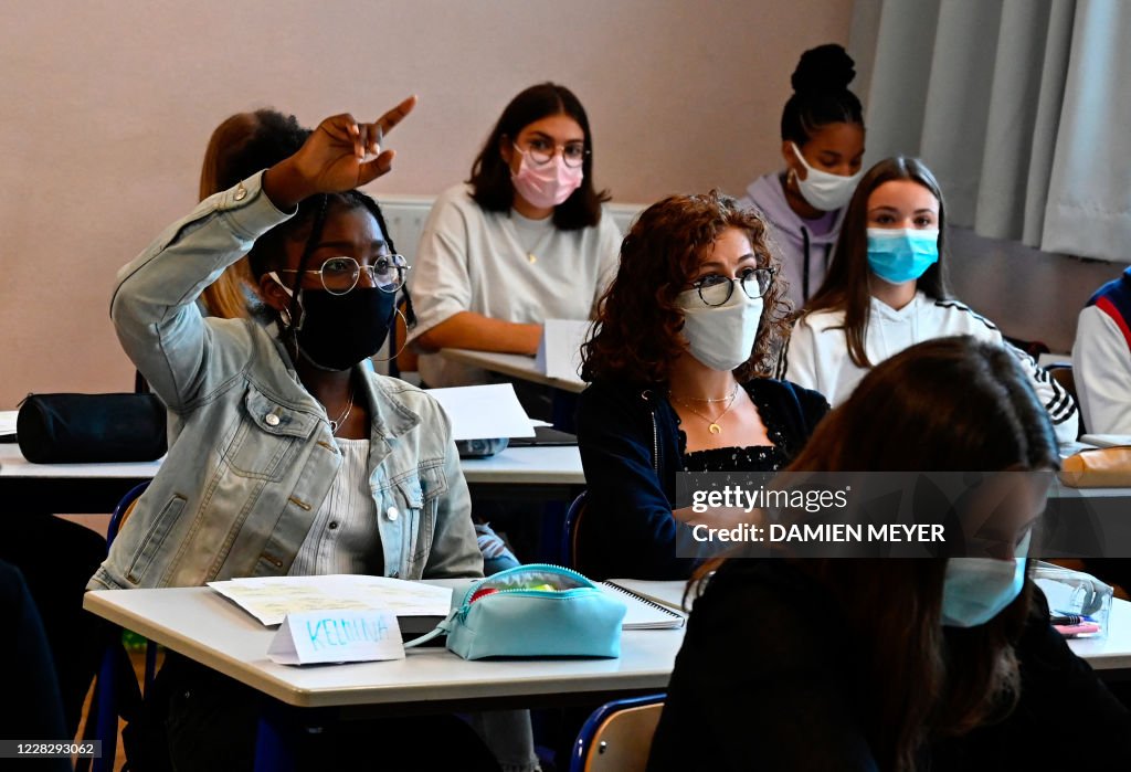 FRANCE-EDUCATION-HEALTH-VIRUS