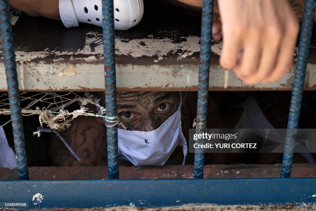 TOPSHOT-EL SALVADOR-PRISON-GANGS-SEARCH