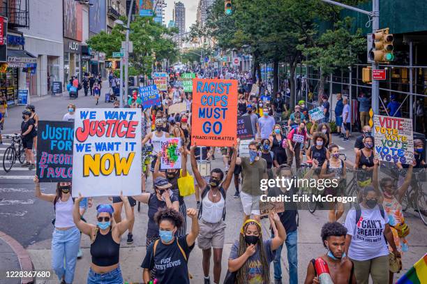 Protesters With Signs Black Protesters Signs Photos and Premium High Res Pictures - Getty Images