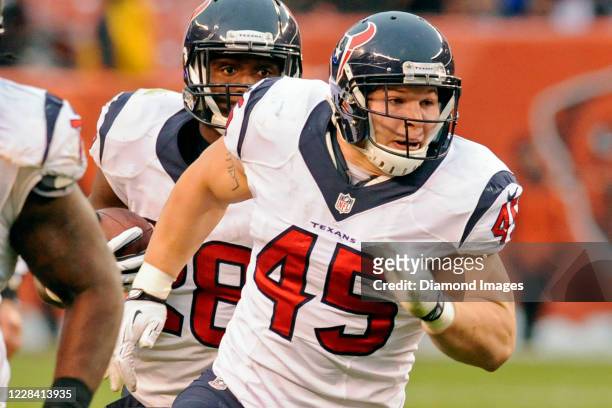 Running back Jay Prosch of the Houston Texans pulls across the line of scrimmage in the fourth quarter of a game against the Cleveland Browns at...