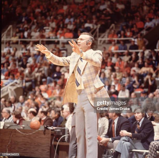 Illinois coach Lou Henson during game vs Ohio State at Assembly Hall. Champaign, IL 1/13/1979 CREDIT: James Drake