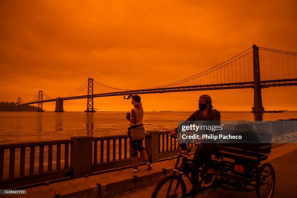 Wildfires Envelop San Francisco Bay Area In Dark Orange Haze