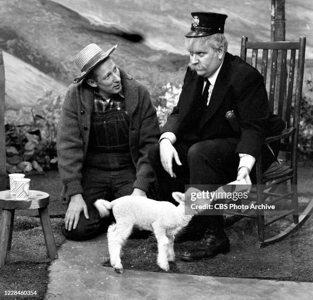 Lumpy Captain Hugh Lumpy Brannum Photos et images de collection - Getty Images