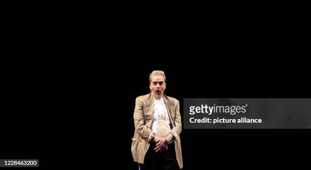 September 2020, Hamburg: Jens Harzer is on stage during the dress rehearsal of the comedy "Der Geizige oder Die Schule der Lügner", by Molière at the...