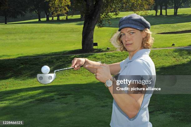 September 2020, Bavaria, Tutzing: The actress Anjorka Strechel takes part in the Tabaluga Golf Cup at the Tutzing Golf Club on Lake Starnberg for the...