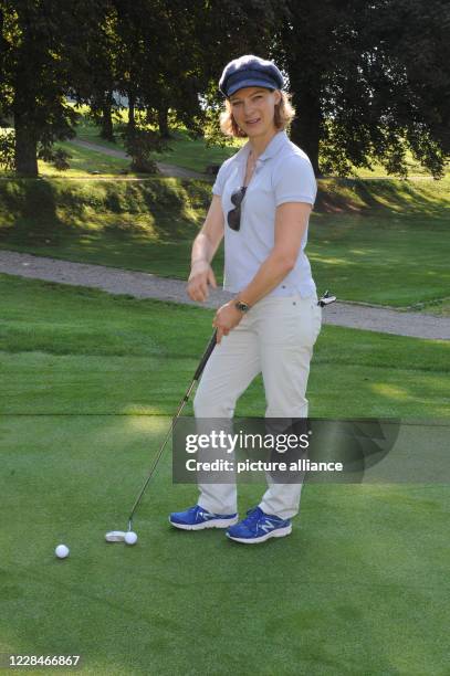 September 2020, Bavaria, Tutzing: The actress Anjorka Strechel takes part in the Tabaluga Golf Cup at the Tutzing Golf Club on Lake Starnberg for the...