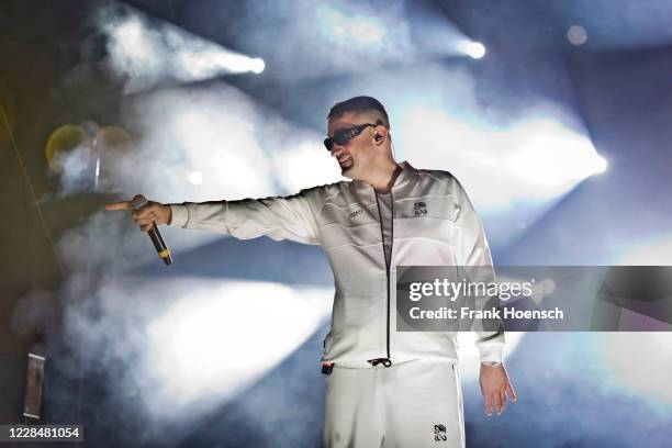 24 7 Rapper 57 Haftbefehl (Rapper) Stock Photos, High-Res Pictures, and Images ...