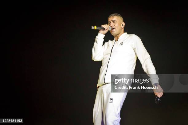 Lice Rapper Haftbefehl (Rapper) Photos et images de collection - Getty Images