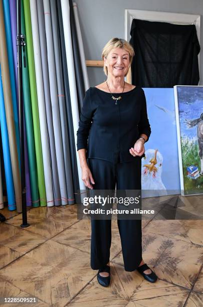 September 2020, Berlin: The painter Anne Dohrenkamp, wife of Jürgen von der Lippe, at a photo session. Her works will be shown in the exhibition AENO...
