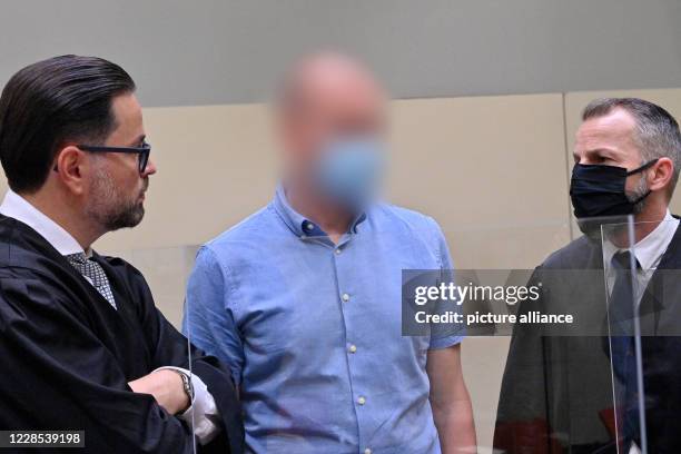 September 2020, Bavaria, Munich: At the beginning of the trial against him on suspicion of violating the drug and doping laws, the defendant is...