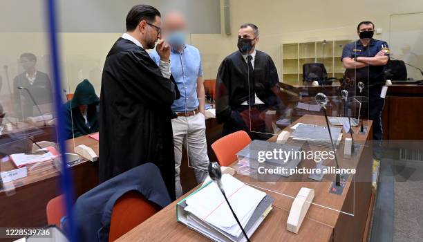 September 2020, Bavaria, Munich: At the beginning of the trial against him on suspicion of violating the drug and doping laws, the defendant is...