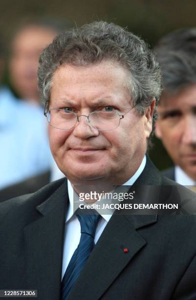 Avocat Jean Veil pose, le 11 septembre 2008 à l'Hôtel Matignon à Paris, après la remise du Prix de l'Audace Créatrice 2008 à Emmanuel Picot,...