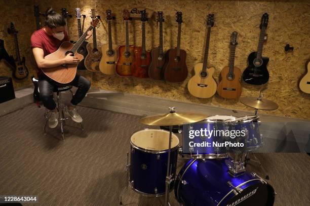 Selling Instruments Is The First Shop Selling Musical Instruments In The Gaza Strip Photos ...