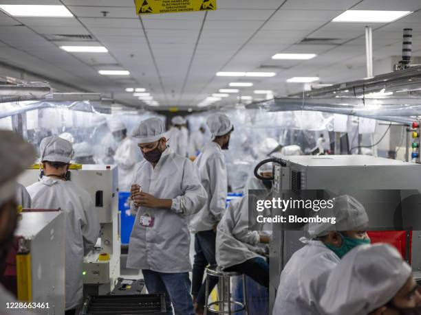 Phone Line Factory Phone Assembly Line Photos and Premium High Res Pictures - Getty Images