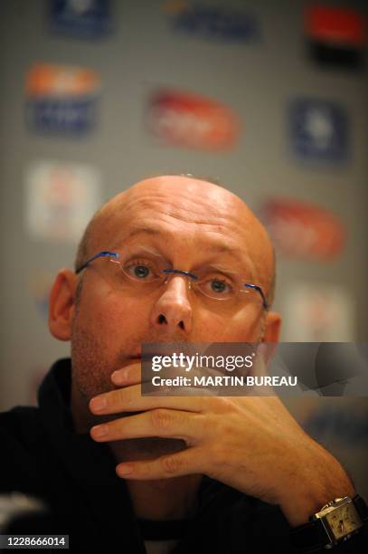 France's rugby union national team head coach Bernard Laporte gives a press conference prior a training session, 03 October 2007 in Cardiff. France...