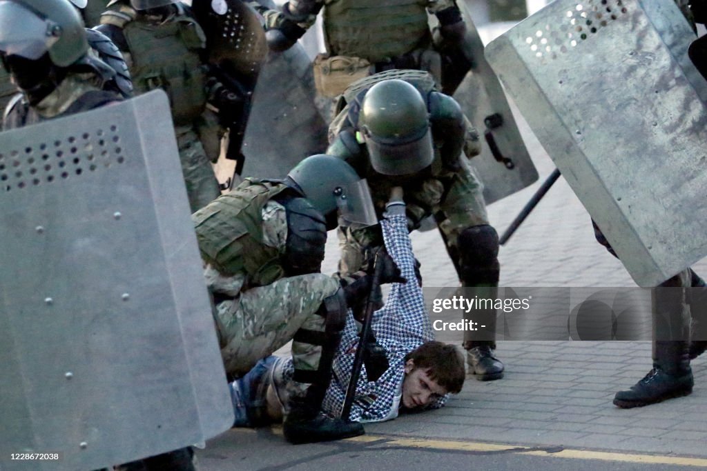 TOPSHOT-BELARUS-POLITICS-UNREST-DEMO