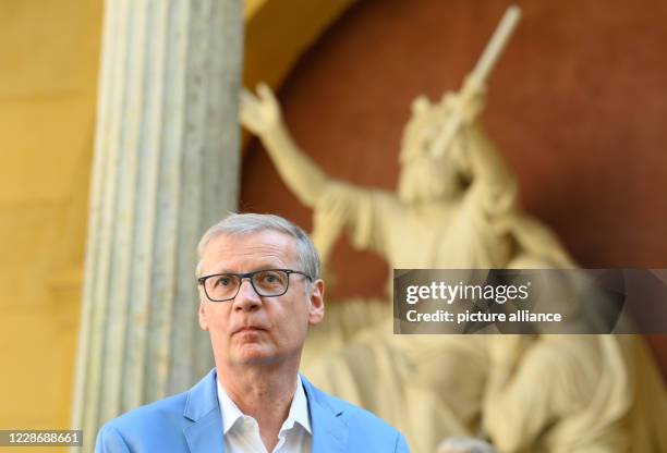 September 2020, Brandenburg, Potsdam: Günther Jauch, TV presenter and financial supporter of many historical buildings in the city, speaks during the...