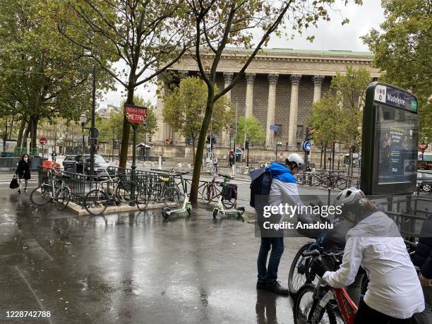 Few people use their bicycles to participate "car-free day" as the city government urged Parisians to explore the city without using car to draw...