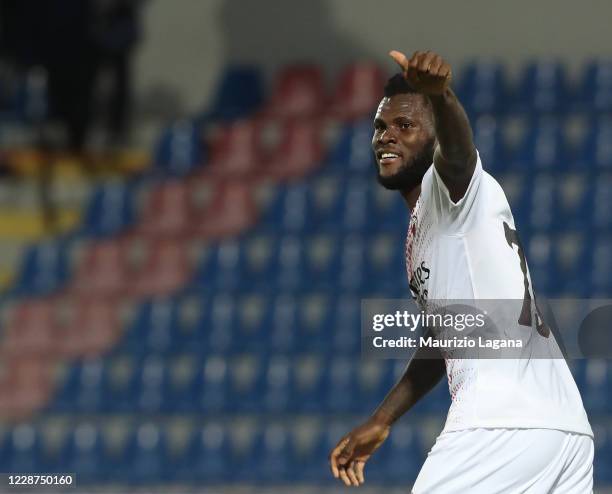 Frank Kessie of Milan celebrates his team's opening goal during the Serie A match between FC Crotone and AC Milan at Stadio Comunale Ezio Scida on...