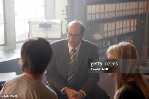 Four Months Ago" Episode 208 -- Pictured: Milo Ventimiglia as Peter Petrelli, Stephen Tobolowsky as Bob, Kristen Bell as Elle --