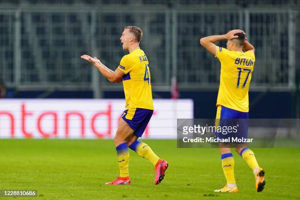 Eden Karzev of Tel Aviv and Dan Biton of Tel Aviv react during the UEFA Champions League Play-Off second leg match between RB Salzburg and Maccabi...