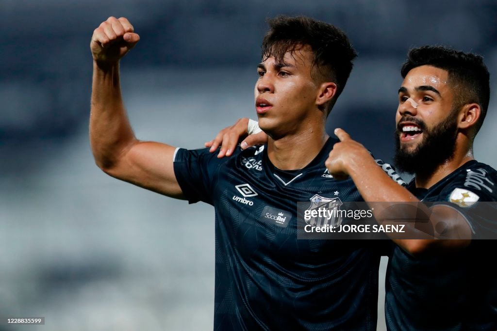 FBL-LIBERTADORES-OLIMPIA-SANTOS