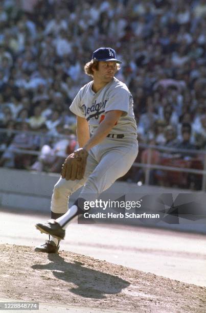 Playoffs: Los Angeles Dodgers Andy Messersmith in action, pitching vs Pittsburgh Pirates at Three Rivers Stadium. Game 2. Pittsburgh, PA 10/6/1974...