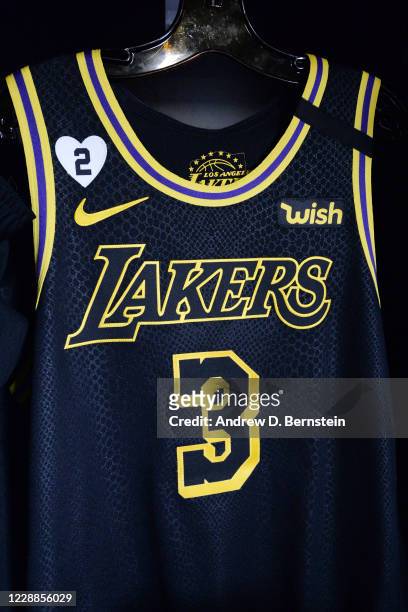doen alsof Indringing Geavanceerde 6,580 Lakers Jersey Stock Photos, High-Res Pictures, and Images - Getty  Images