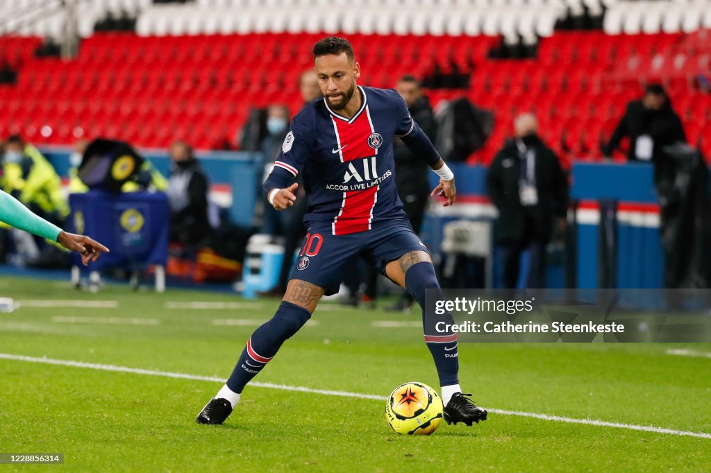 Paris Saint-Germain v Angers SCO - Ligue 1