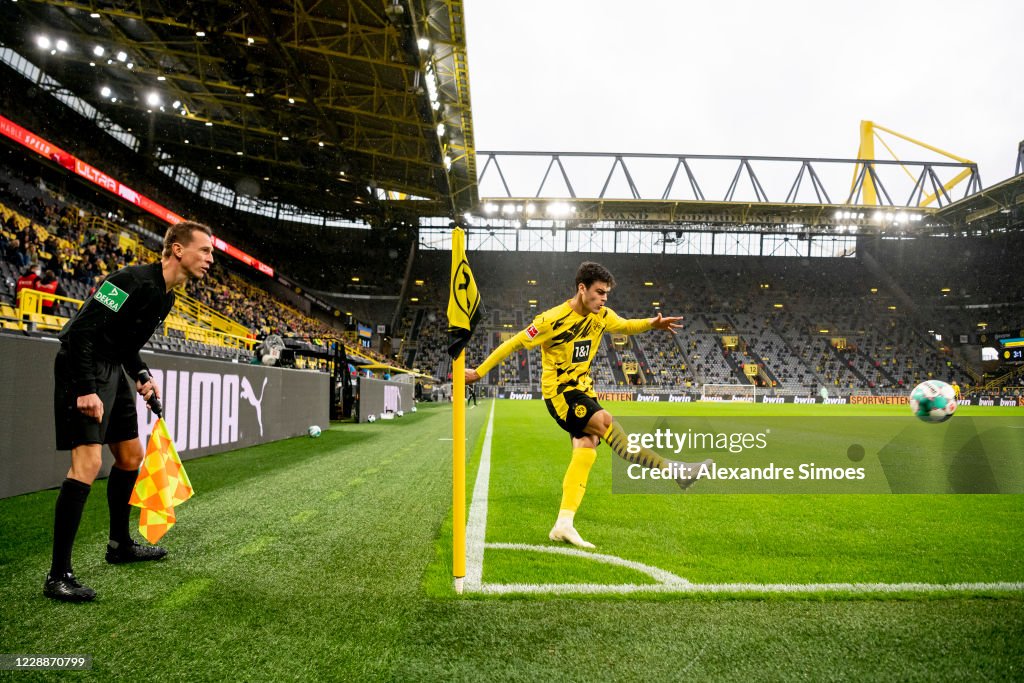 Borussia Dortmund v Sport-Club Freiburg - Bundesliga
