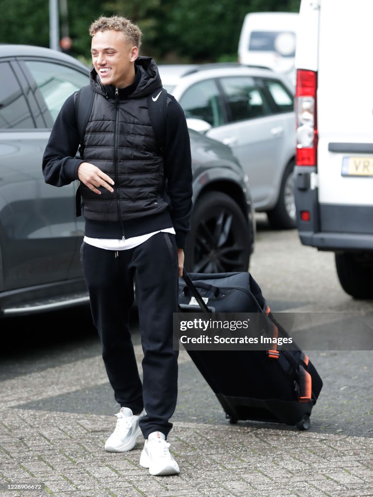 Arrival Holland U21 at Hotel Oud London -U21 Men