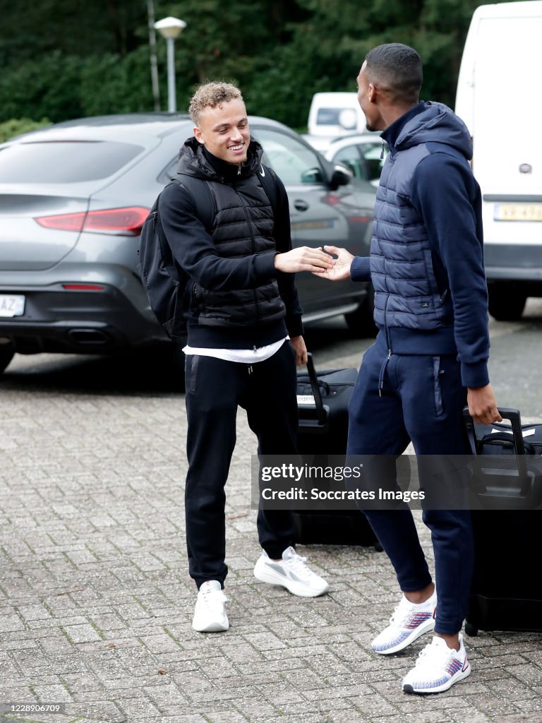 Arrival Holland U21 at Hotel Oud London -U21 Men