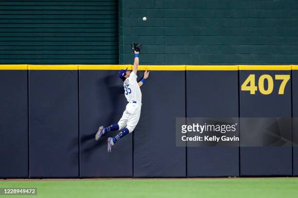 Cody Bellinger of the Los Angeles Dodgers makes the catch in the seventh inning during Game 2 of the NLDS between the Los Angeles Dodgers and the San...
