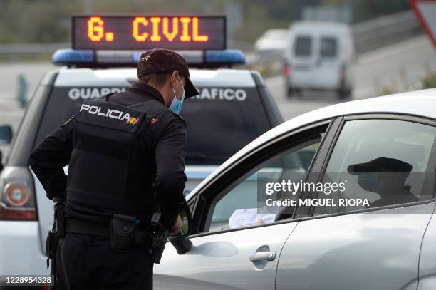Spanish National Police Photos and Premium High Res Pictures - Getty Images