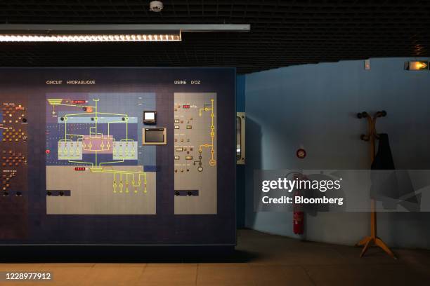 Dam Control Panel 20 Grand Maison Dam Stock Photos, High-Res Pictures, and Images - Getty ...