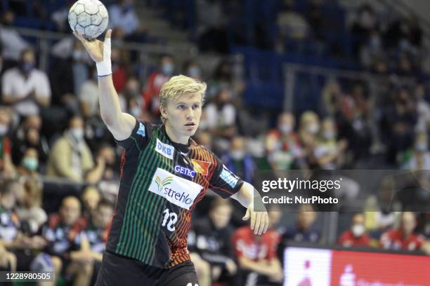 Gisli Thorgeir Kristjansson of SC Magdeburg controls the ball during the LIQUI MOLY Handball-Bundesliga match between SC Magdeburg and Frisch auf...