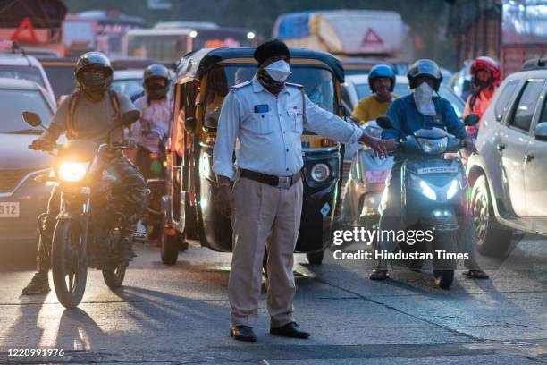India Traffic Police Photos and Premium High Res Pictures - Getty Images