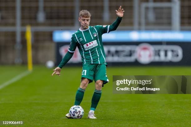 Yannick Deichmann of TSV 1860 Muenchen controls the ball during the News Photo - Getty Images