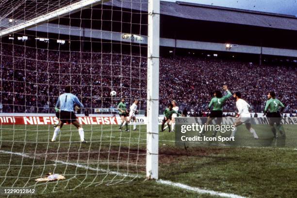 Ivan Curkovic of Saint Etienne during European Cup Final match between Bayern Munich and AS Saint Etienne, at Hampden Park, Glasgow, Scotland, on 12...