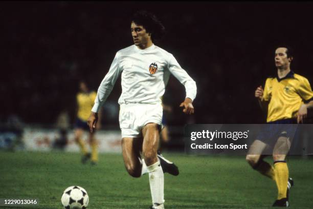 Ricardo Arias of Valencia during the European Cup Winners Cup Final between Arsenal and Valencia CF, at Heysel Stadium, Brussels, Belgium on 14 May...