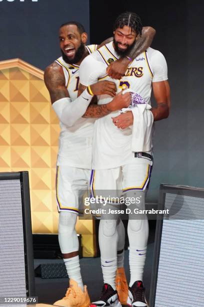Hug Jim Lebron James Hugging Photos and Premium High Res Pictures - Getty Images